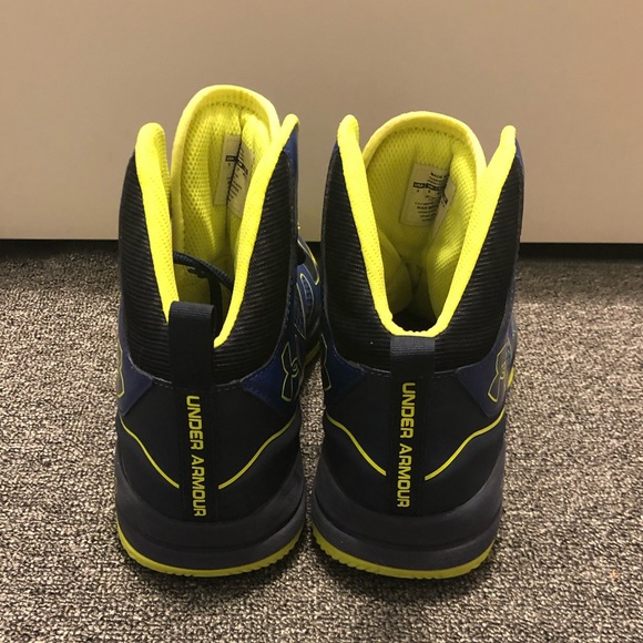 Under Amour Clutchfit Mirco G Basketball Shoe - Picture 3 of 5